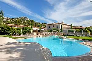 Mas de l’Oulivié ★★★★ – (Baux-de-Provence/France)