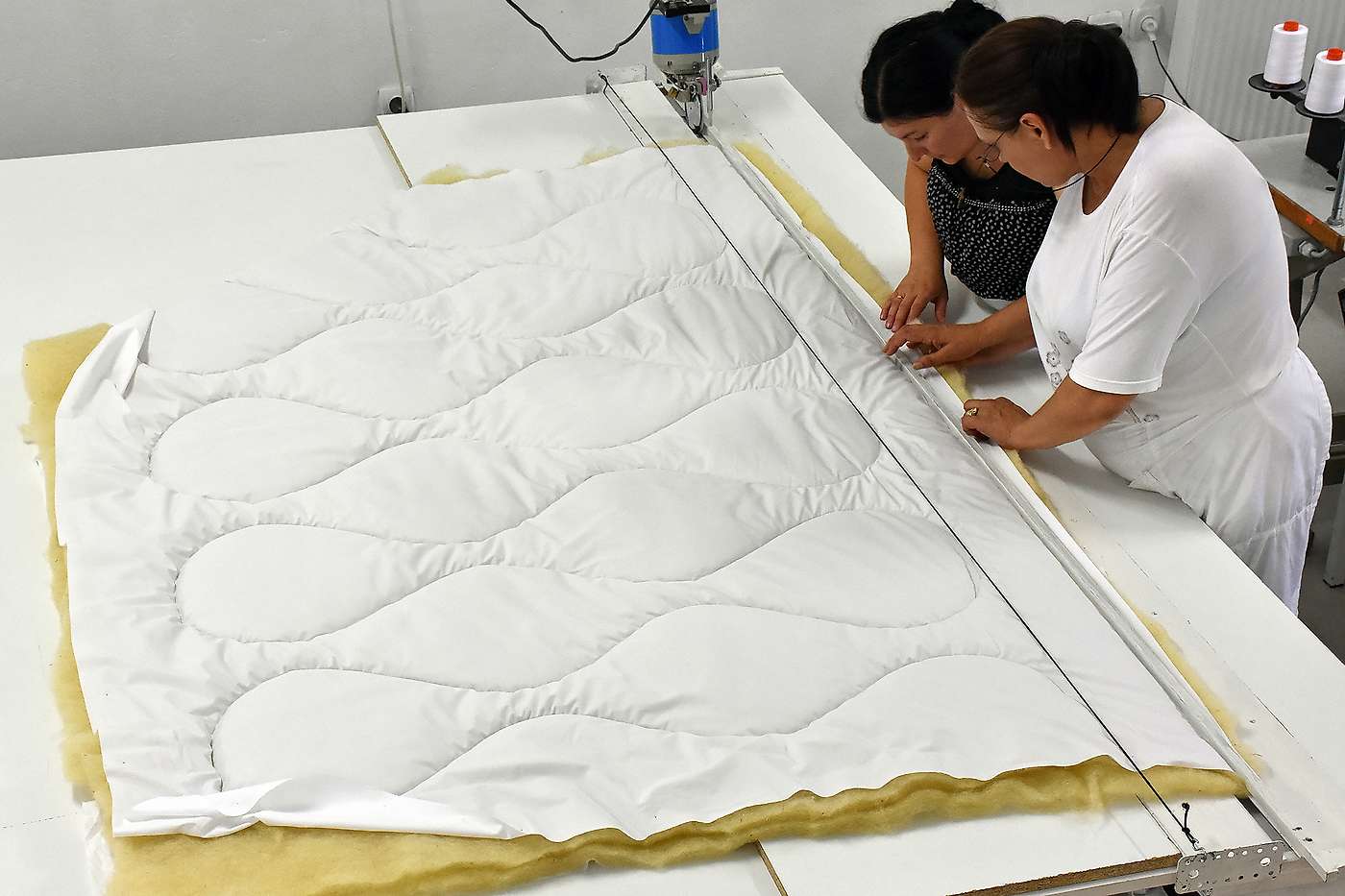 Pure virgin wool duvets with 100 organic cotton percale envelop Revolana