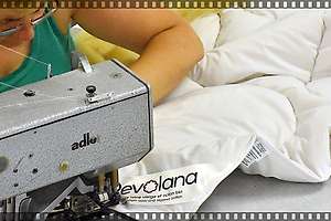 Video of the manufacturing of a pure wool quilt Revolana
